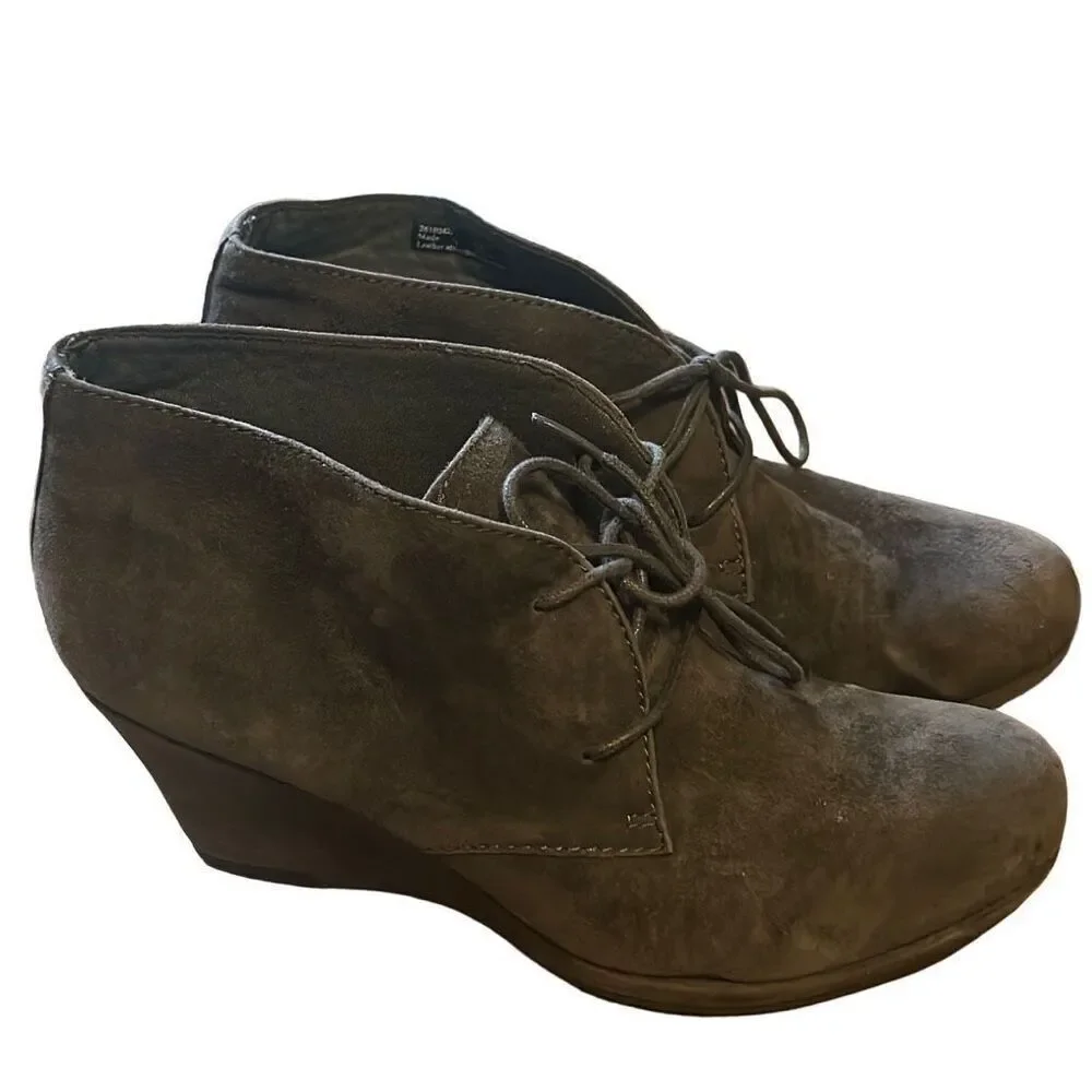 Clarks Women's Suede Wedge Ankle‎ Boots Lace Up Dark Gray Size 10M